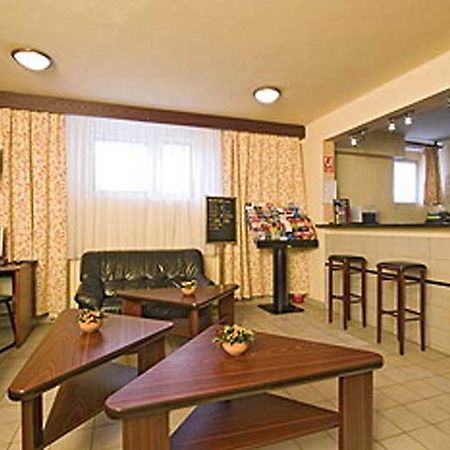 Hotel Stirka Прага Интериор снимка