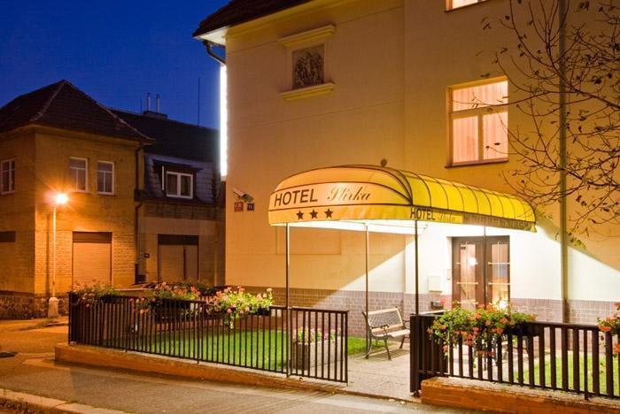 Hotel Stirka Прага Екстериор снимка